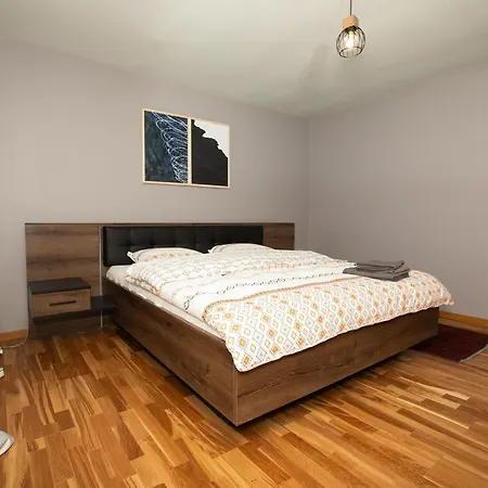 Maison De L'amour Brebu Nou